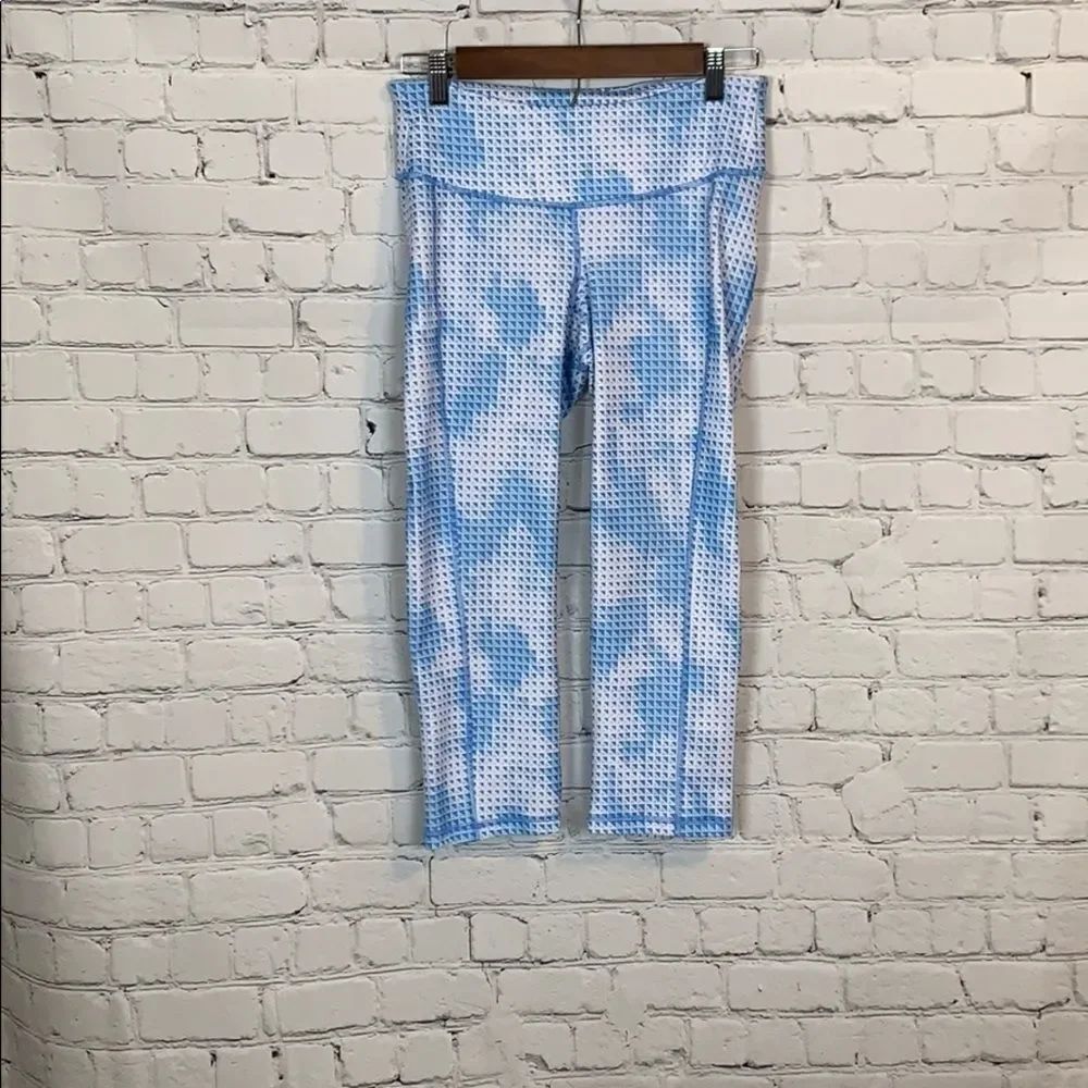 Old Navy / athletic carpis/ size medium